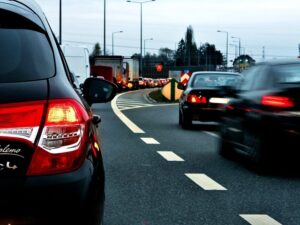 Embouteillage ? Pensez taxi moto ile de france